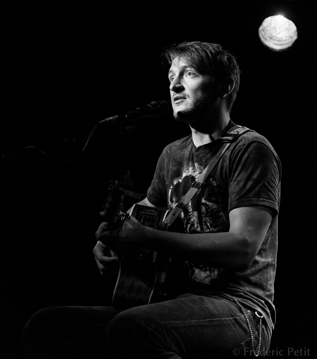 fredkitwit's tweet photo. @Antoine__Elie @ForumLeoFerre fin avril, tout en guitare-voix, pour @ecoutedoncvoir
https://t.co/ESpoi1EBPJ https://t.co/us0VoGa63s