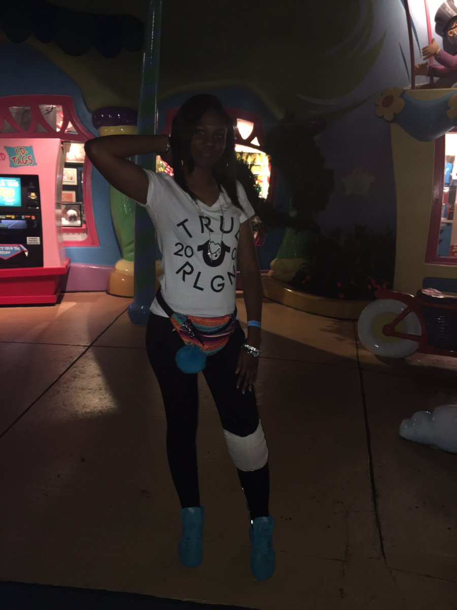 Drippin2k16's tweet photo. True Religion β«οΈπ So Cute So Simple @ceeeamour_ #Dillardgradbash2k16 #BrowardsFinest βΌοΈ https://t.co/HW64fYkl3k