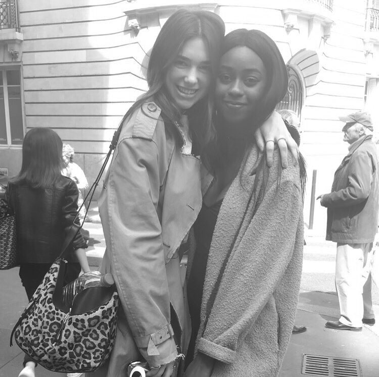 DuaLipaSP's tweet photo. Dua con @DuaLipa_FR hoy en Paris https://t.co/k0uxtGZaiQ