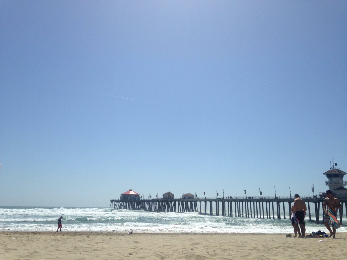 JULESANDFOOLS's tweet photo. Good day for living #beachnaps #Maydayeveryday #huntingtonbeach https://t.co/VqR7M45rnD