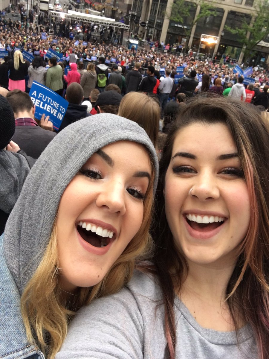 ElspethEastman's tweet photo. WE ARE STANDING BEHIND BERNIE AAAHHH @magpieeast @shaerebholz #rallyforbernie https://t.co/lPV5T9hXMS