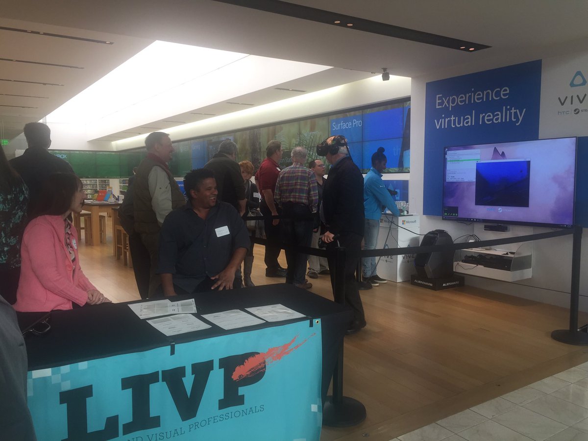 LIProfessionals's tweet photo. We'll be here 6-9pm. Come join us at the @Microsoft store at @WaltWhitmanShop for @htcvive demo! #VirtualReality https://t.co/6hYIHLjR26