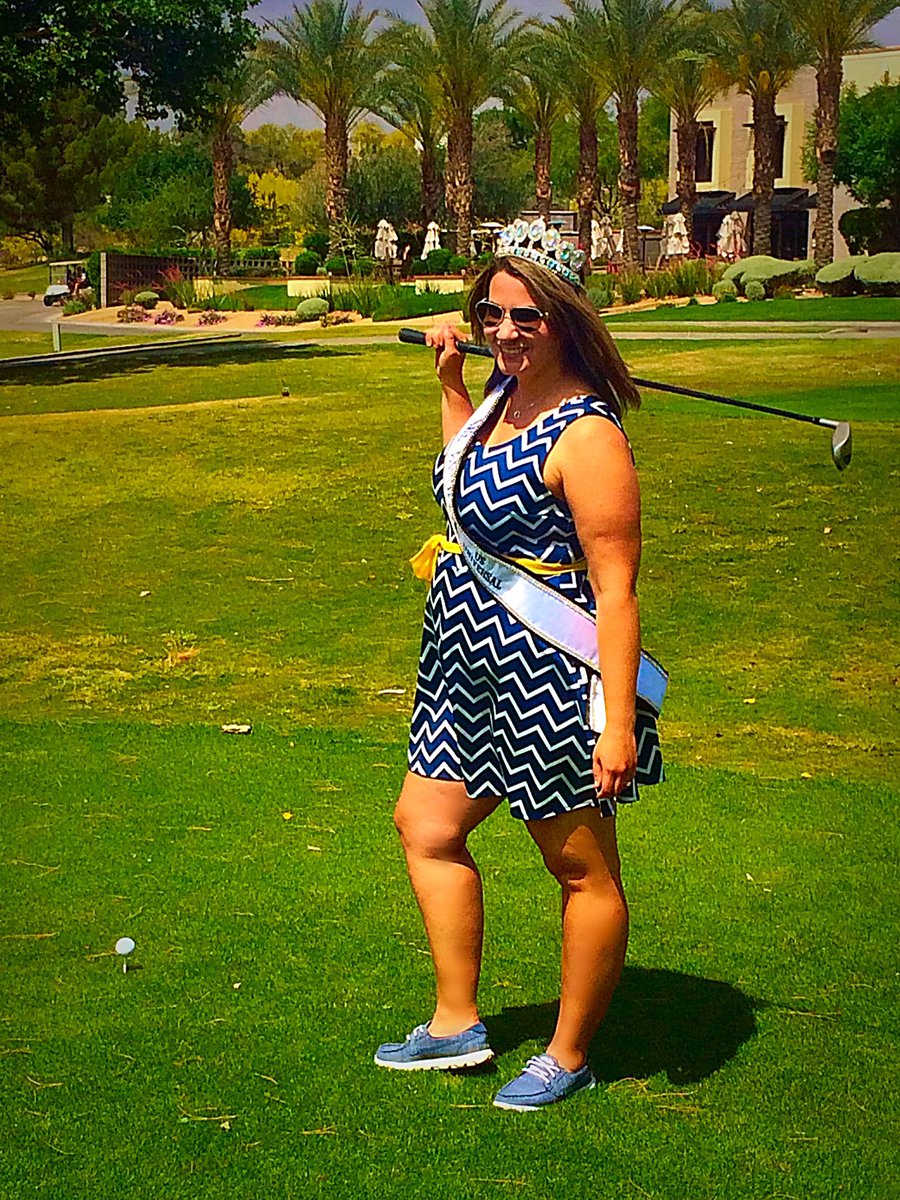 Mainers85's tweet photo. Who says you can't #golf in a crown & sash?! #MsArizona @USUniversal #golftournament #MVAGolfClassic #pageant https://t.co/GYl2rZnjmk