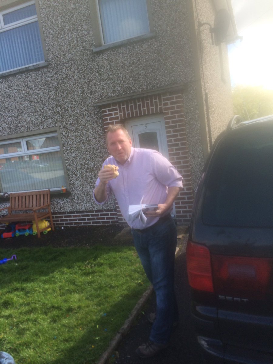 UUP_ABC's tweet photo. We wouldn't even give the poor man a minute to eat his breakie this morning ๐๐ #ManMultitasking
#StepsToChange https://t.co/vbzyqVHcmk