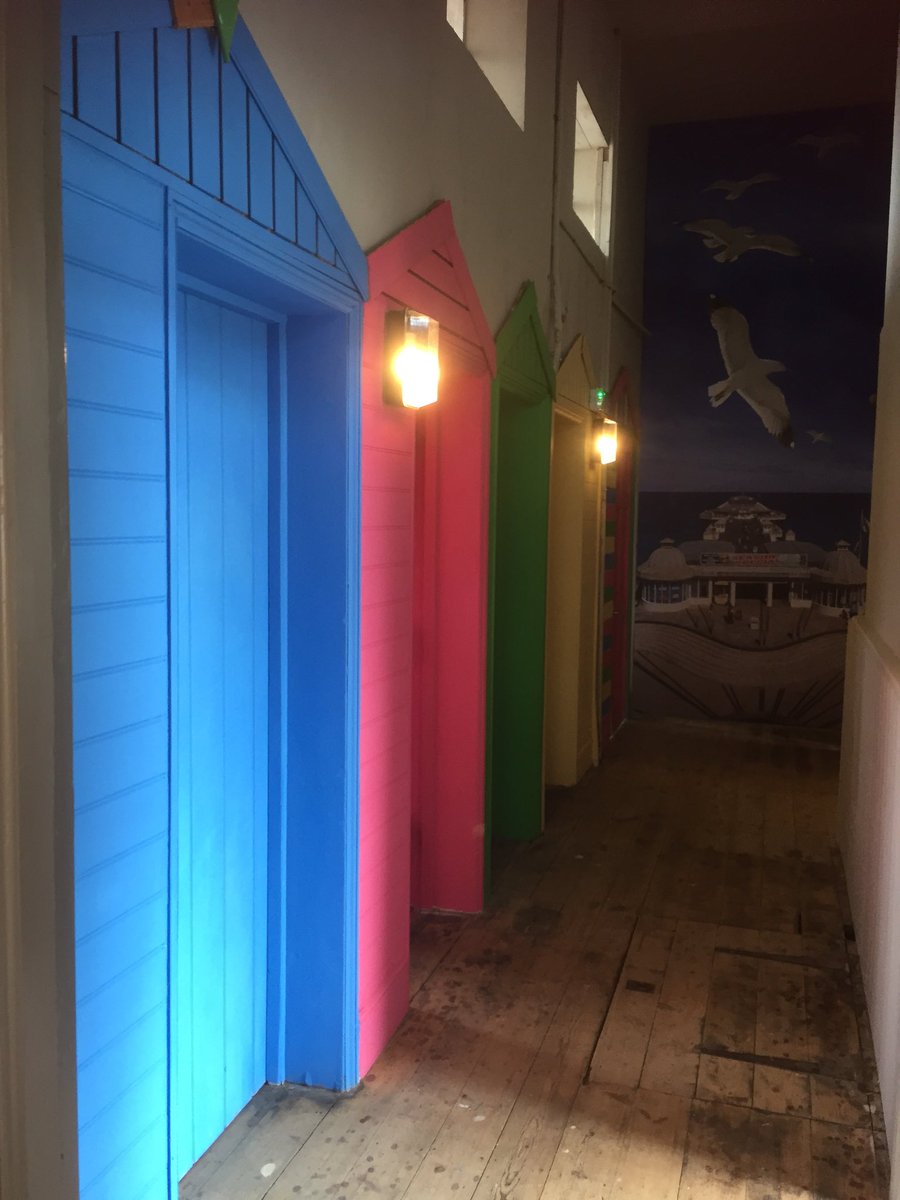Melbenns's tweet photo. @Henrys4Coffee @Hospitality_P @Search__Social the best beach hut loo's ever https://t.co/q0WZPsqghS