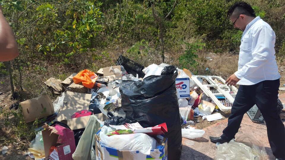 TaxistasPlaya's tweet image. El grupo de @WhatsappTaxi y Servicio Turístico acudieron a realizar dicha actividad para mejorar la imagen urbana.