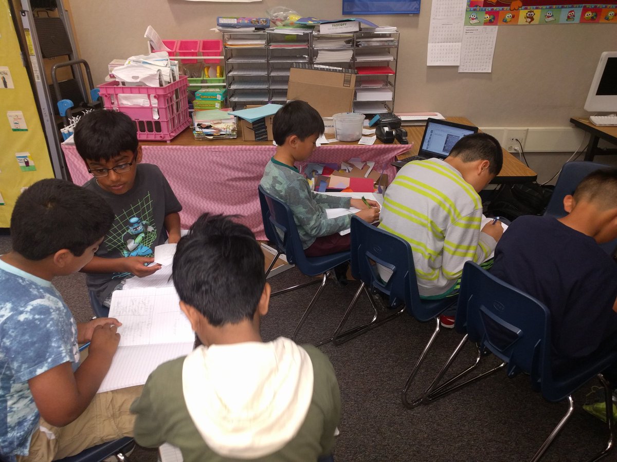 RoomA103atClark's tweet photo. Using Critical Friends to give feedback on our PBL presentations! #criticalfriends #PBL https://t.co/0dwZ2HFhCZ