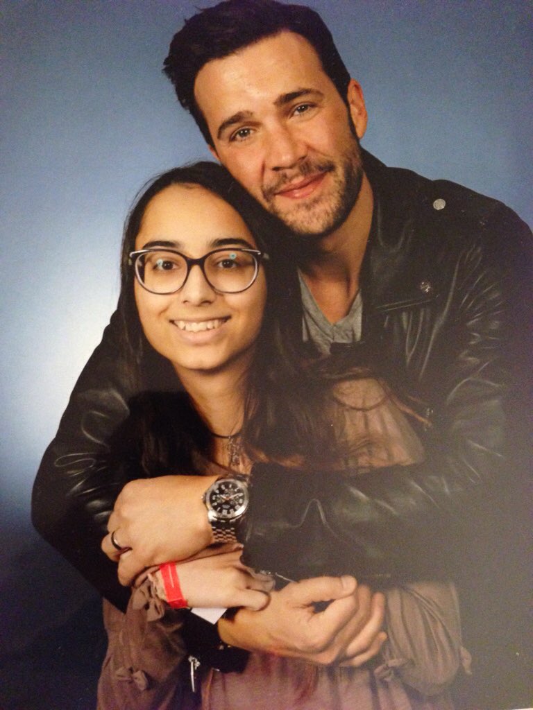 anjievs's tweet photo. @GilMcKinney who needs a prom date when you've got Gil McKinney amiright ? #Angil #getgilbackonouat #OUATCHI https://t.co/9hY3lG2bcI