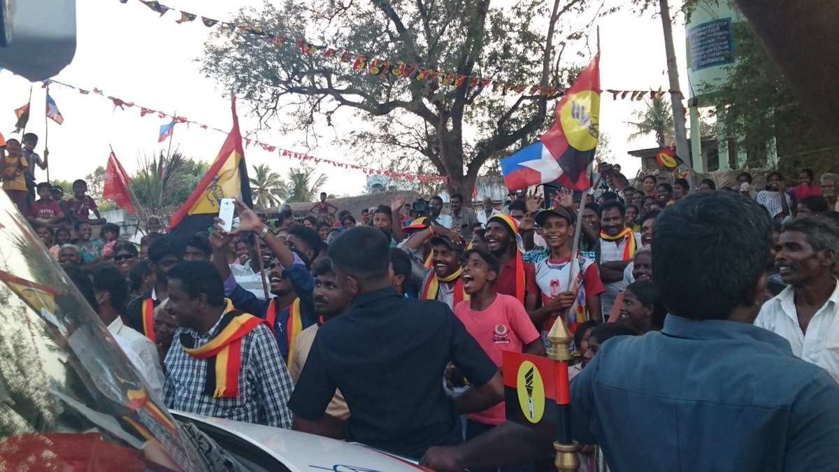 SeeniVengat's tweet photo. Indian Election - travelling with a party cadres https://t.co/T9VzrrJKjE