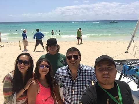 MientrasPlaya's tweet photo. Just before we went snorkeling.
#Cancun #PlayadelCarmen #beach #fun #snorkeling #havingfu… https://t.co/KV6BFJ5obD https://t.co/tmyVyxwax7
