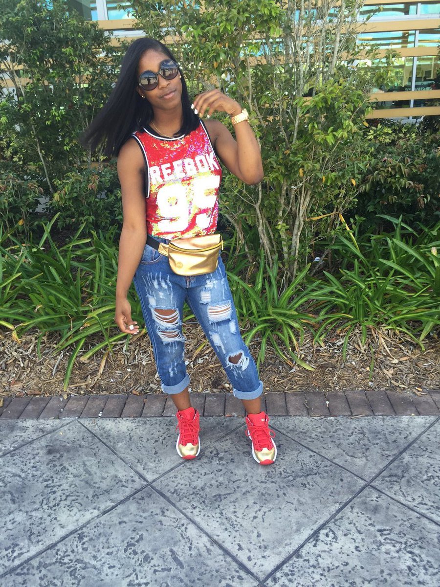 Drippin2k16's tweet photo. She's All That π #DillardGradBash2k16 #BrowardsFinest @LanesePretty1 ππ https://t.co/xTS4mQ2Tgi