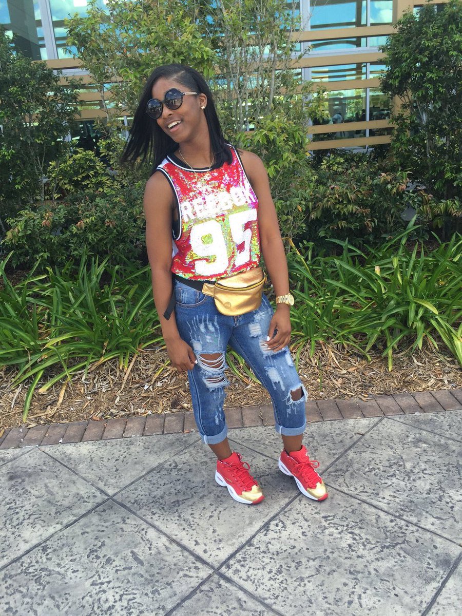 Drippin2k16's tweet photo. She's All That π #DillardGradBash2k16 #BrowardsFinest @LanesePretty1 ππ https://t.co/xTS4mQ2Tgi