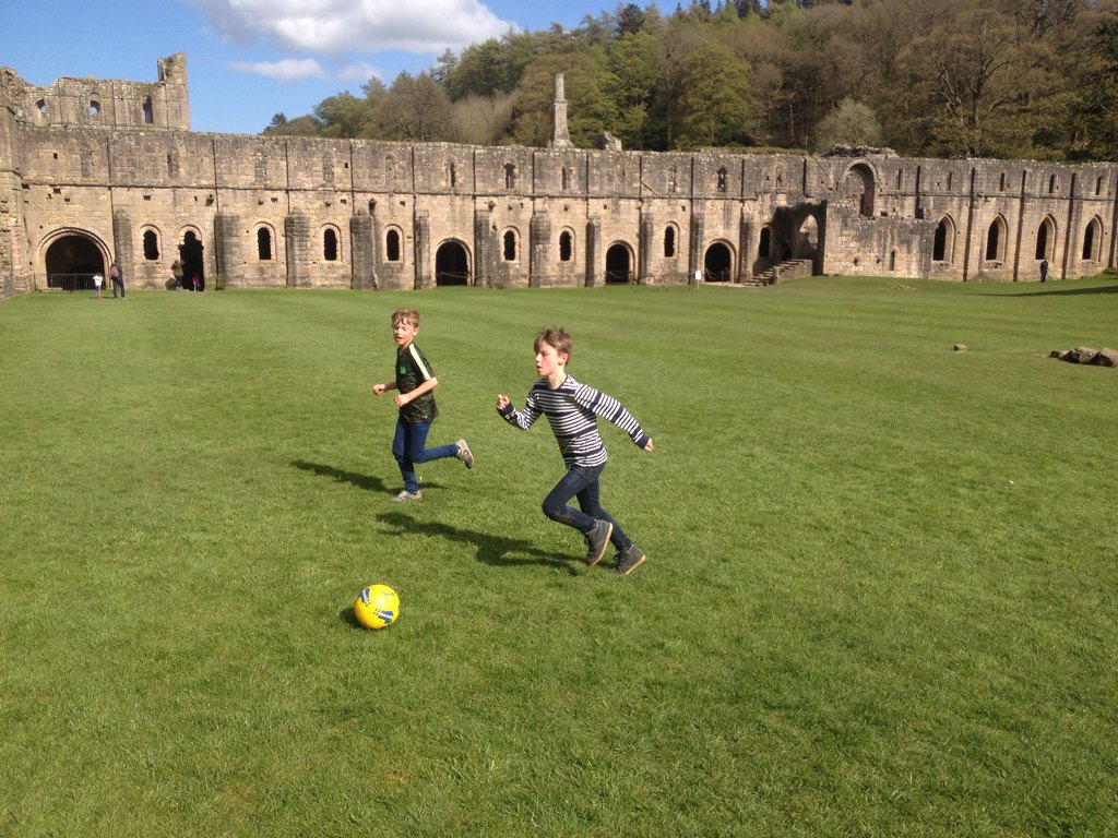 neilrholloway's tweet photo. Top day out @sawleyarms @fountainsabbey proper enjoyed that today xx
#family https://t.co/tcQHtTLRXa