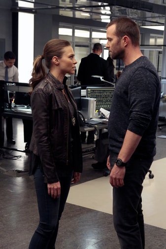 SB_Fan_Hub's tweet photo. It's #BlindspotMonday folks, have some #Kurt &amp; #Allie #SullivanStapleton #TriesteKellyDunn https://t.co/ZU7TWmNGza