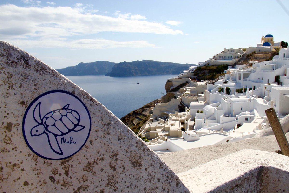 MakaiClothingCo's tweet photo. Monday's in Oia, Greece π #Makai #FindYourGoodLife https://t.co/RSFrw64tPA
