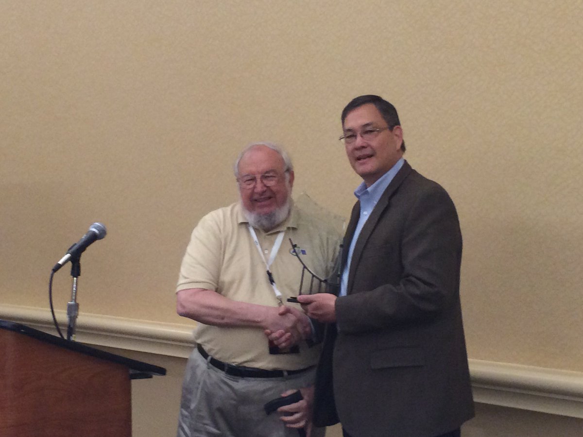 AIM_Inc_'s tweet photo. Here is Chuck Evanhoe (@AIDCS) accepting the prestigious Dilling award at the #AIMSummit! #AIMYAwards https://t.co/h87x7qYK9o