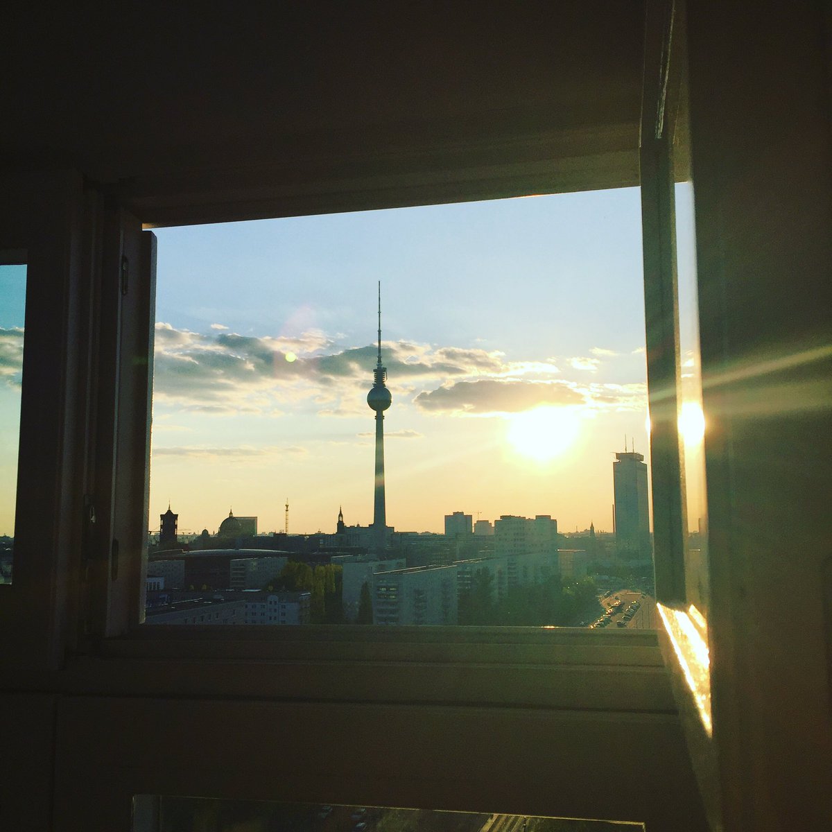 soulstewmartin's tweet photo. Hallo #rpTEN, hallo #Berlin #placeOne @ https://t.co/mUsCQPiQY2 https://t.co/XrAQFbYd6o