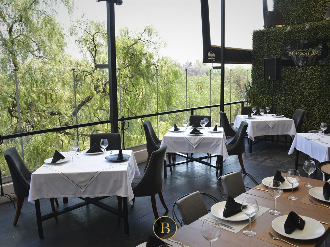 blackstonedf's tweet photo. Con la mejor ubicación del sur de la #CDMX y una vista espectacular al Pedregal. Visítanos. ¡Somos #BlackStone! https://t.co/GwL6DNEtso