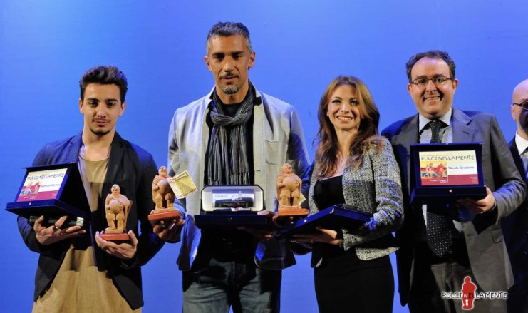 <a href="/Pulcinellamente/">PulciNellaMente</a> <a href="/ElpidioIorio/">Elpidio Iorio</a>
emozioni e sorrisi per finale <a href="/enzoBattarra/">Enzo Battarra</a> 
#news #teatro ondawebtv.com/?mc_tk=TFpXSy1…