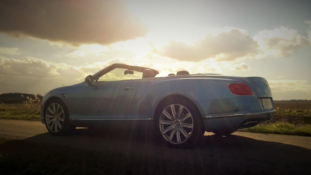 FastFoxAdam's tweet photo. #Bentley Continental GT 6-Litre W12
Great #MODEdrives #luxury @BentleyMotors @BentleyLeeds @jct600 @MODEforLuxury https://t.co/HhssnZkaDK