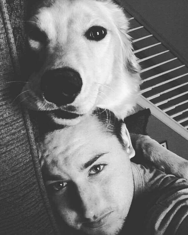 jackson94fox's tweet photo. When your dog has your back https://t.co/KavemSBGx7