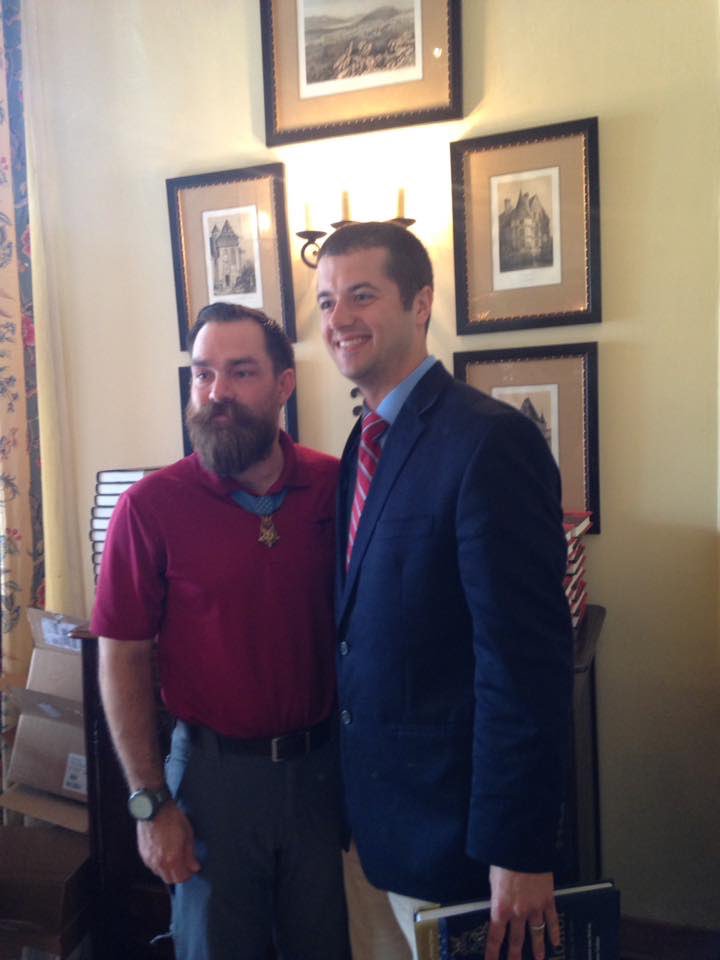 brakebillsclass's tweet photo. In the company of a hero today. Medal of Honor Recipient, Staff Sergeant @ClintRomesha, COP Keating. Thank you sir. https://t.co/6i0xDIkGlL