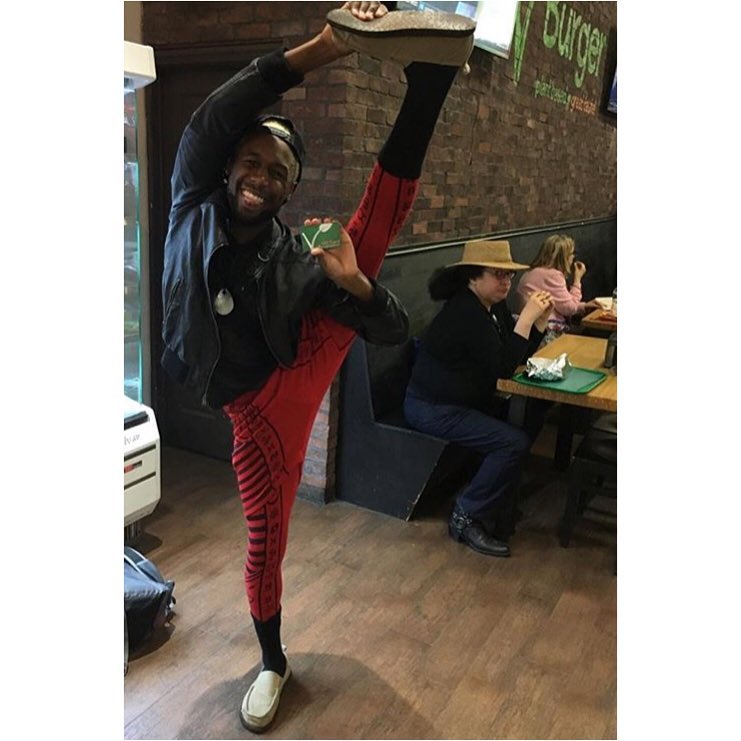 vburgerUSA's tweet photo. This months #selfv winner and the proud owner of an $100 gift card!! 🙌🏽🍔 https://t.co/kJ6VdurV3n