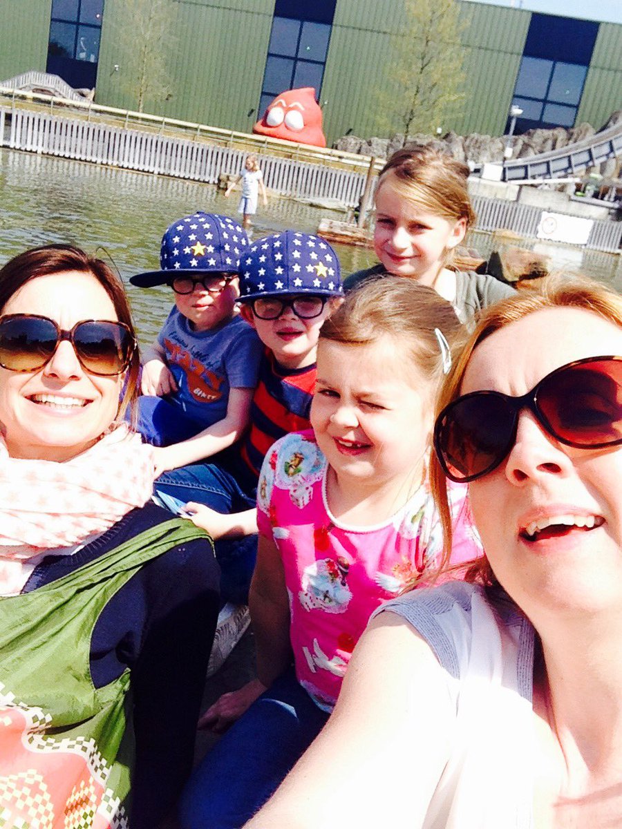 EstherSpikmans's tweet photo. Dagje Toverland!! ☀️🍹🎊 https://t.co/atip5kGUjb