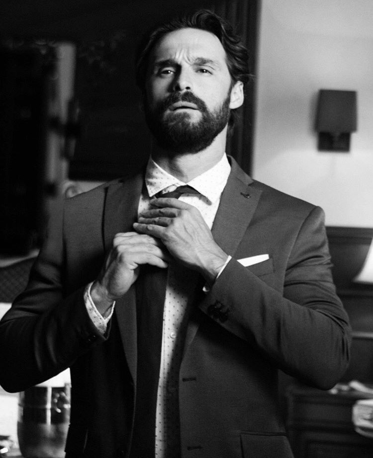 ivansanchezz_'s tweet photo. Llegó el día...
"Un hombre traicionado nunca muere del todo" 
#Yago 
Esta noche 9/8c por @Univision 🇺🇸 https://t.co/82jIe4KDjs