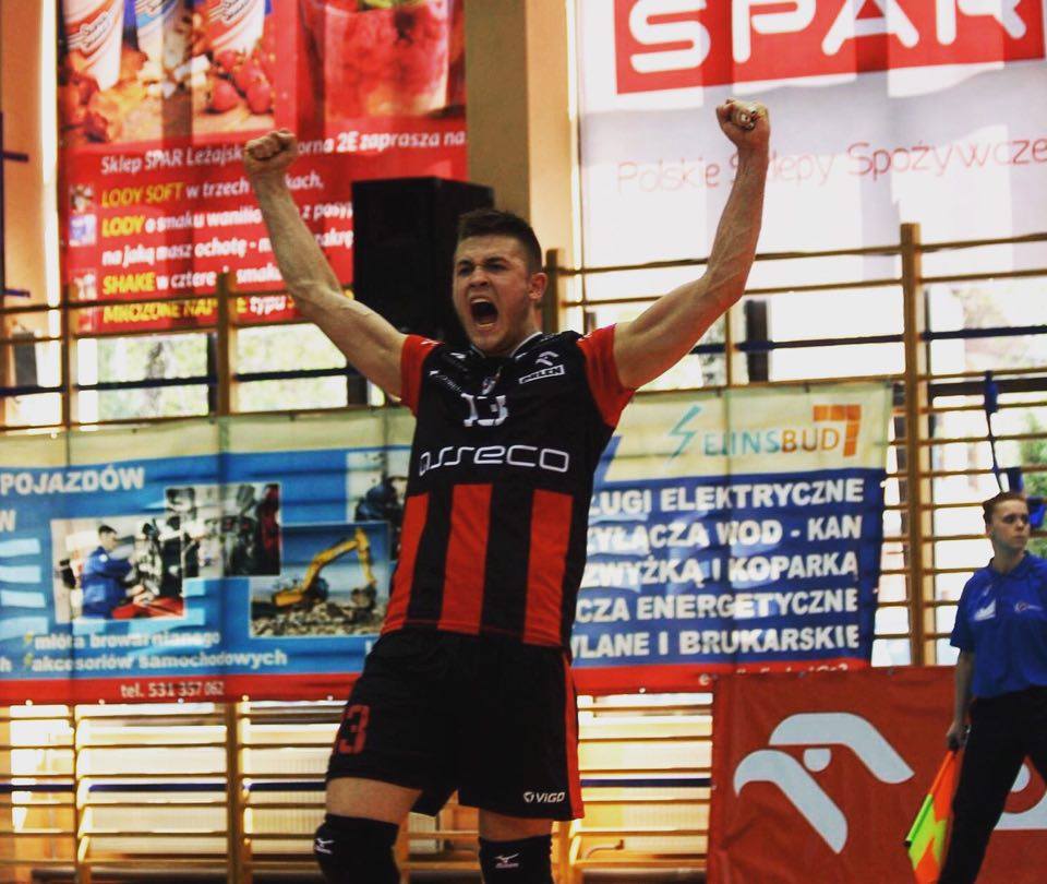AssecoResovia's tweet photo. Mateusz Masłowski w barwach Asseco Resovii przez najbliższe trzy lata!
https://t.co/fhrDgIM347 https://t.co/pSWnOrIKYa