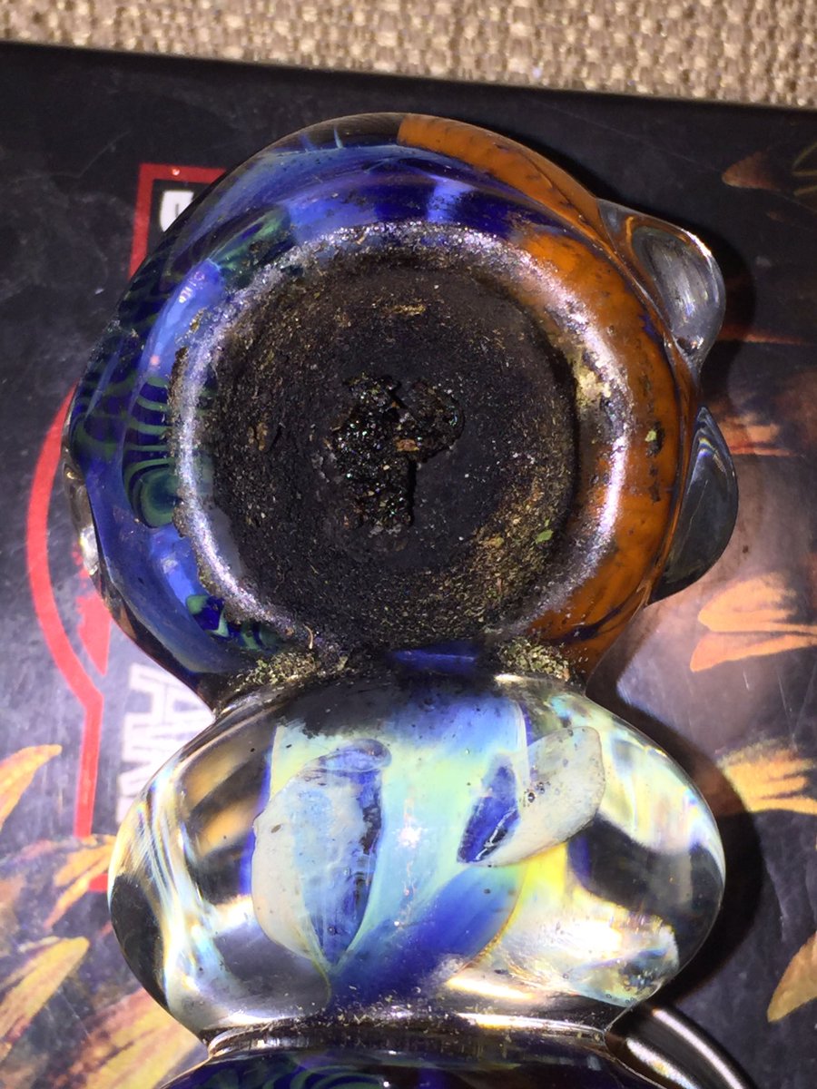 McMikefresh's tweet photo. This is how low I am on the totem pole right now, gotta #Smoke #Resin #UGH😡😡😡 #DontBecomeMentallyIll #FuckLife https://t.co/4LHbehKOeU