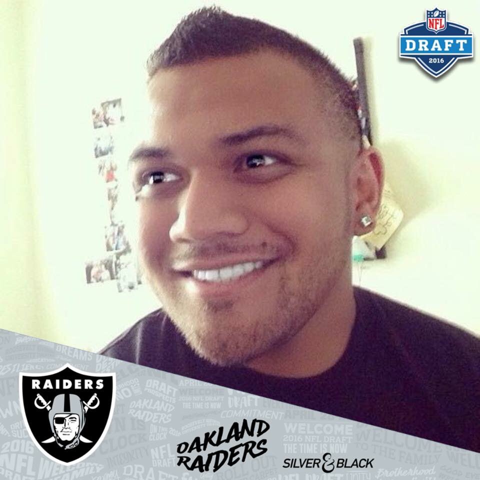 LARaider83's tweet photo. @RAIDERS #NATION #2016READY https://t.co/ZyxZlNpEh0