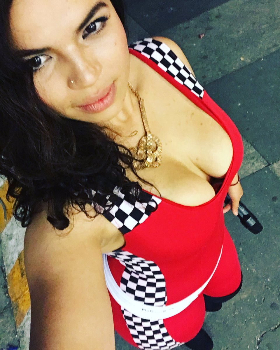 BeeautyBoom's tweet photo. When you put your sexy on! #latina #latinainred #promomodeling #curves #racy #beedelacruz #beeautybom https://t.co/78ua2QAxxh