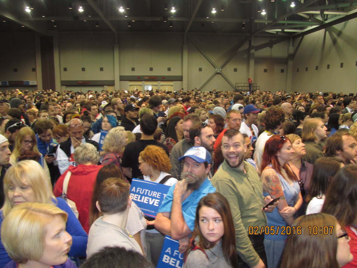 aerwaves_'s tweet photo. Packed @BernieSanders Rally, Evansville IN-#May3 #INPrimary #GOTVforBernie #Midler4Bernie @SEI4BS @Indiana4Bernie https://t.co/LR20E3RSIL
