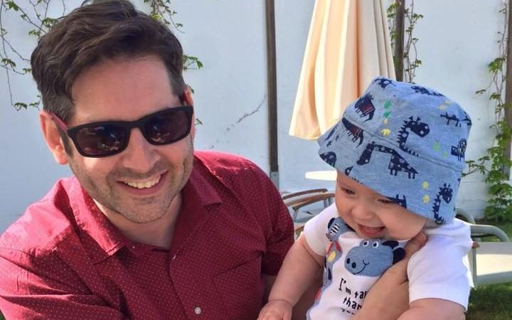 kiddicare's tweet photo. 'Beaches are a bad idea' #Dad reveals trauma of taking a #baby on holiday in hilarious rant: https://t.co/9pknhbW0dZ https://t.co/YK2YoQ7xgw