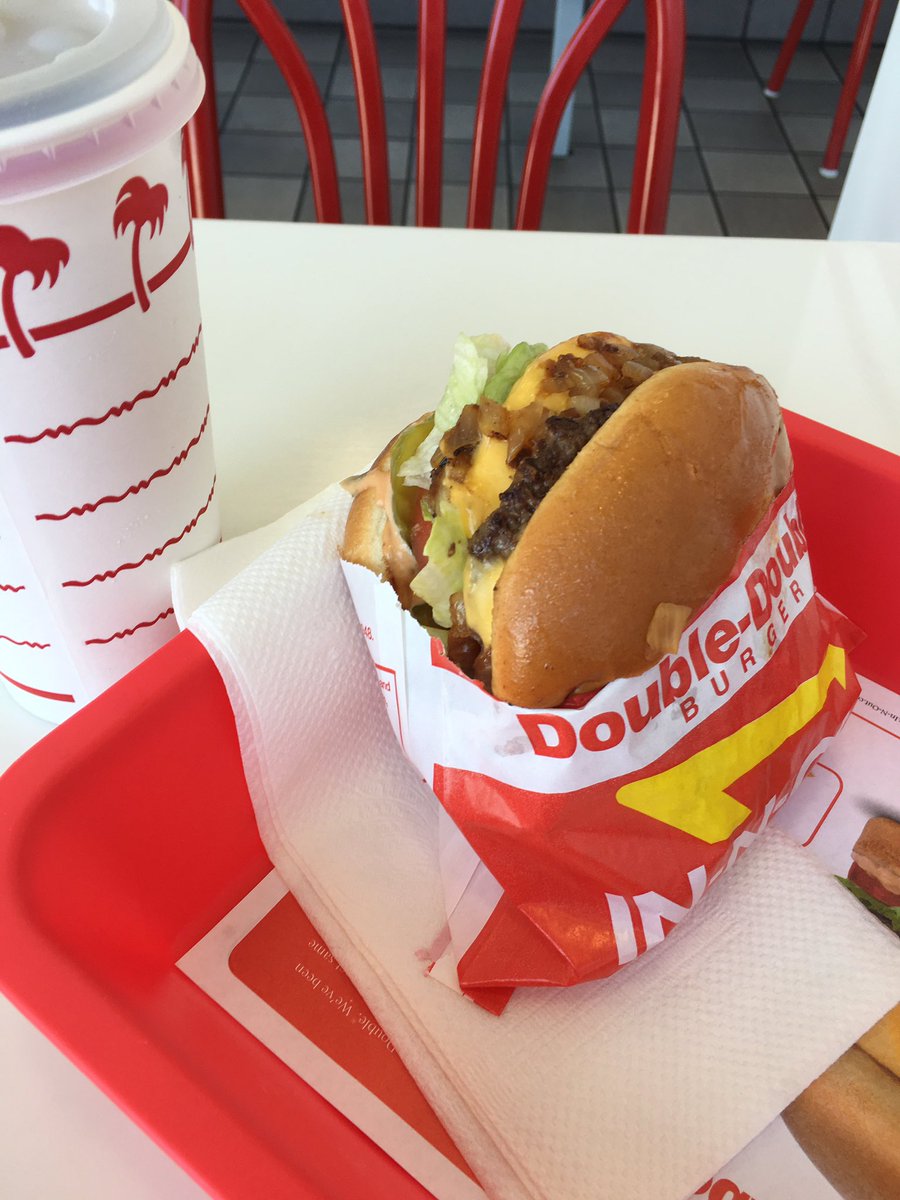 jfrank76's tweet photo. When in Cali and it's #BurgerMonth, @innoutburger is a must. #DoubleDoubleMe #AnimalStyle https://t.co/DumiAarMIN