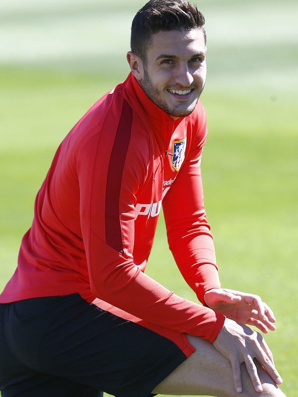 Koke6's tweet photo. Mañana es tiempo de correr, de luchar, de soñar...90 minutos nos separan de hacerlo realidad #NuncaDejesDeCreer 🔴⚪️🔴 https://t.co/yptfljvWqW