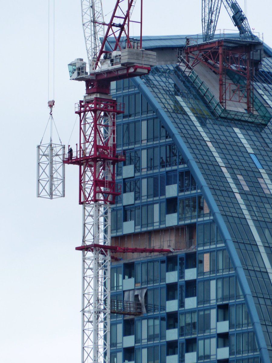udotoronto's tweet photo. @goaliewoman33 @SkyJacked793 ... down climb has started. This is already the third tower segment they took out today https://t.co/Kfas6MWgNz