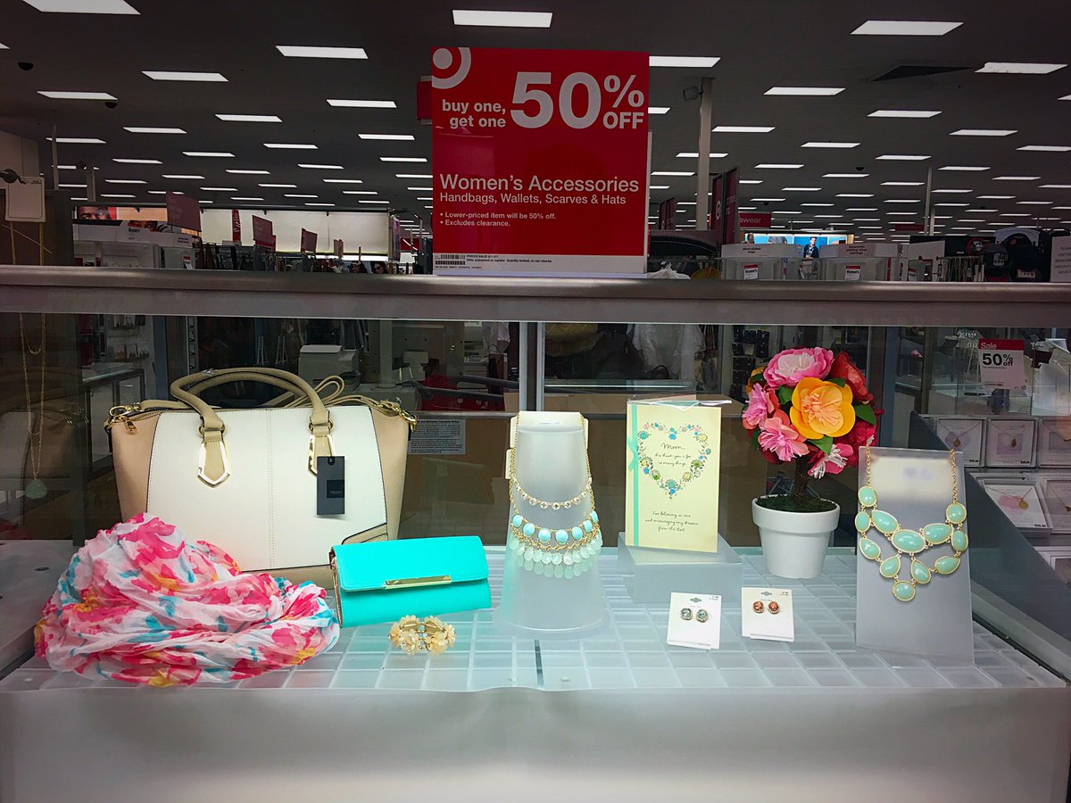 MessinaKiersten's tweet photo. Don't forget Mom! Buy 1, Get 1 50% Off Jewelry! 💍💐 #T1960 #Mother'sDay #May8 https://t.co/nyoyWJkUbK