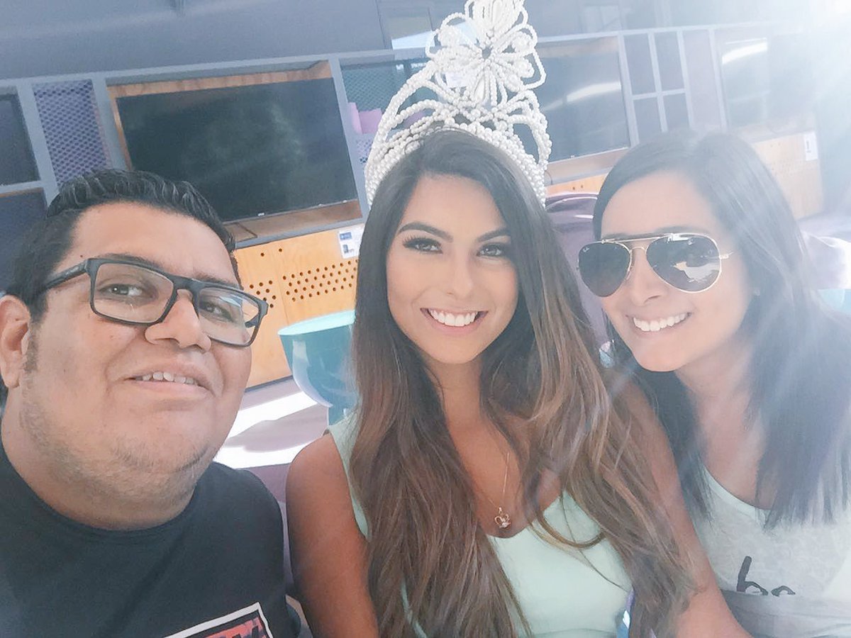 ivanayturbe's tweet photo. @katysheen y ottooo !!! Mis favoritos !! Falta manchego 😫 los quiero y con ustedes si es divertido hacer notas !! 😘😘 https://t.co/mK9v2VVOUZ