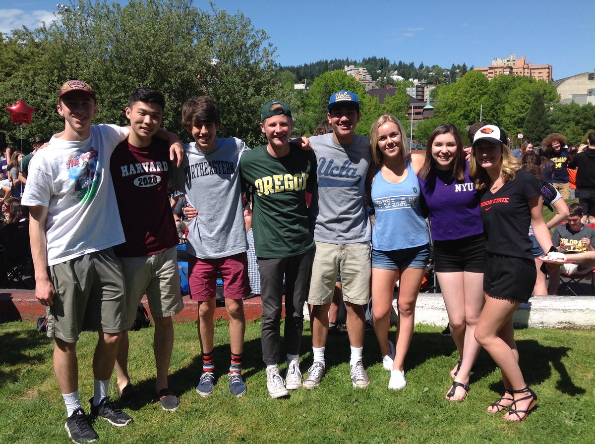 LHSGoCards's tweet photo. Celebrating the class of 2016! #nextsteps https://t.co/MVNV5QIsqk