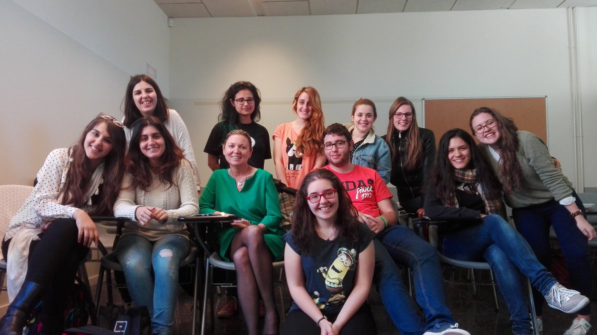 ArppUdG's tweet photo. Avui els de primer ens hem apoderat de la sala de reunions! https://t.co/njsw4kx5BJ