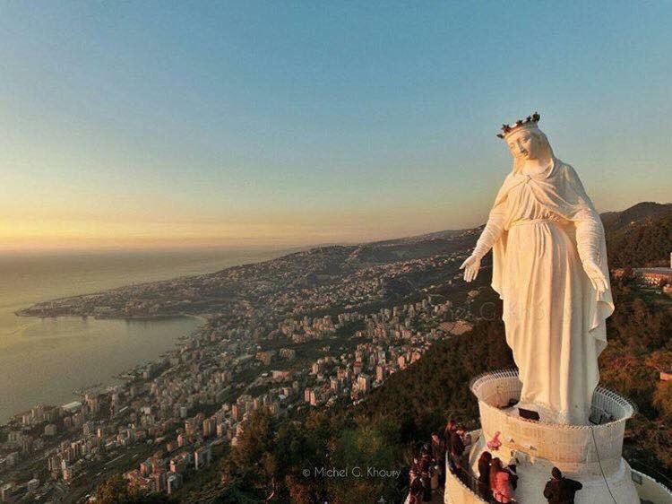 FlorianKolfhaus's tweet photo. Mary's Month: We want to see you high upon our cities. We want that Christ is king and you are our queen. https://t.co/TKmypCds14