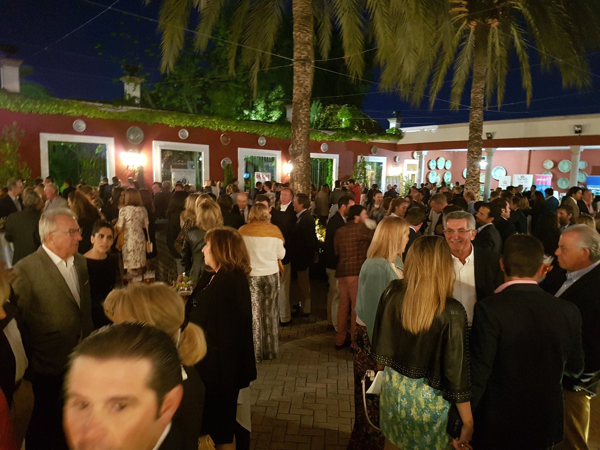 SCgolfGranada's tweet photo. Fantástico fin de fiesta con 400 amigos, del VIII OPEN @clgranada-@HuertaDelSello. https://t.co/7F2ThRiKx2