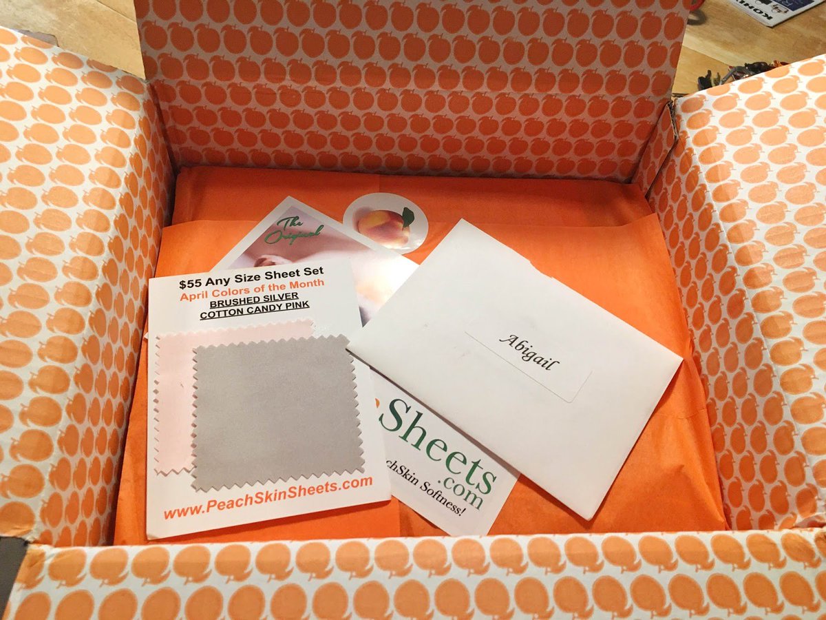 PeachSkinSheets's tweet photo. New 1500tc Soft #PeachSkinSheets product review featuring Sawyer https://t.co/DKS89twtKe @TheHappyMutts #BestSheets https://t.co/PikGyJ64cd