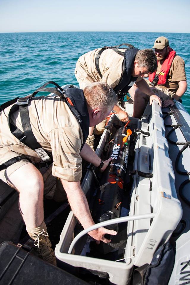 Kvbelleghem's tweet photo. BEL Navy Remus-team tijdens voorbije oefening #IMCMEX in Perzische Golf: behoud BE-NL expertise mijnenbestrijding https://t.co/4IQtNvKPZx
