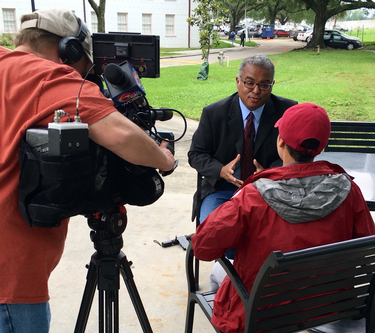 DrRobertCollins's tweet photo. Being interviewed at Dillard campus by @KweilynWDSU on #sinkhole formation. Story at 5pm today on @wdsu #mydu https://t.co/s3tWVbwQRM