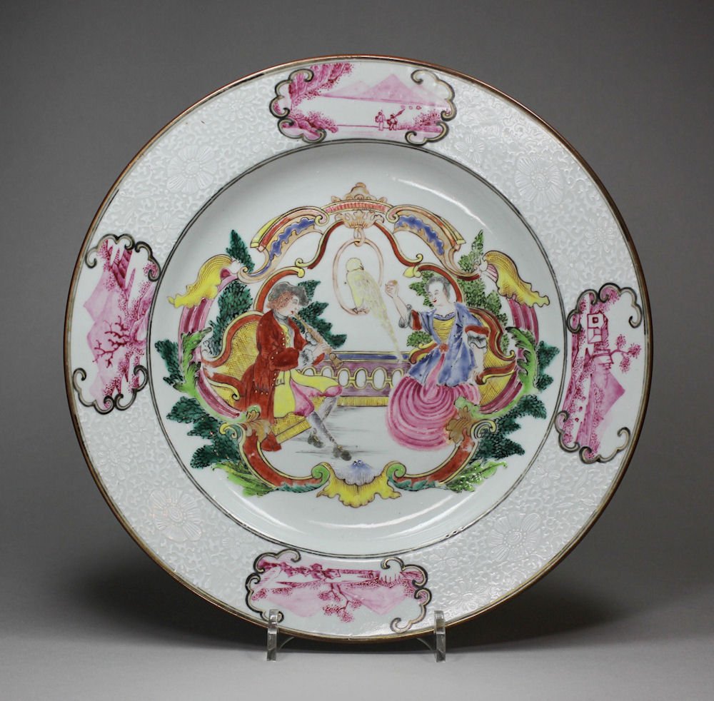 GuestGray's tweet photo. Rare Chinese export famille rose plate, early Qianlong (1736-95) https://t.co/sM9fYPXVl9 #antique #chineseporcelain https://t.co/R8IBZdZwK4