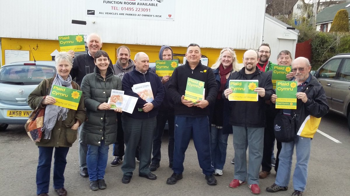 Team Plaid Islwyn out in force tonight with Lyn Ackerman our AM Candidate &amp; Darren Jones our PCC Candidate.