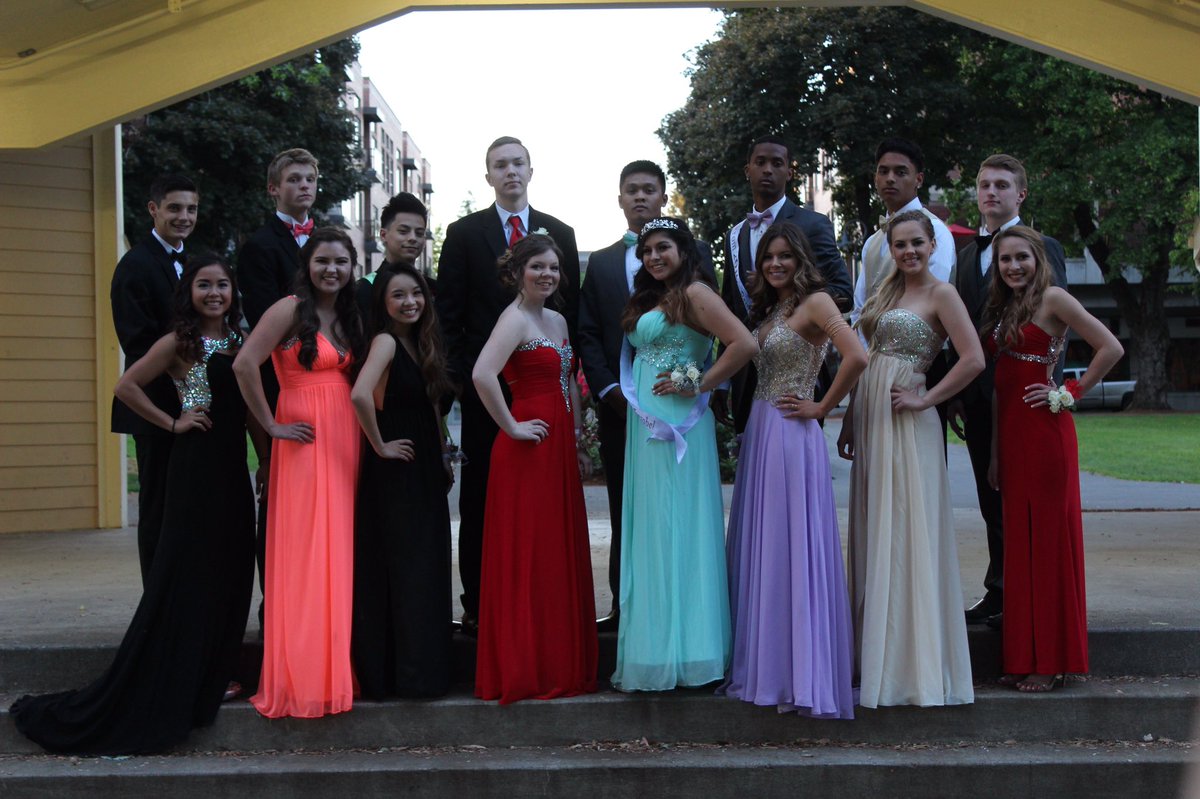 Kacisayshello's tweet photo. Sorry for the prom spam but... https://t.co/Iyys6BLHyu